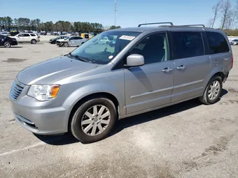 2016 Chrysler Town & Country 2C4RC1BG7GR255646