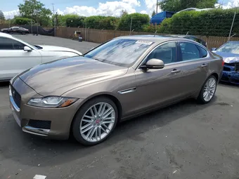 2016 Jaguar XF SAJBE4BV8GCY06530