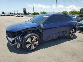 2022 Audi e-tron WA1LAAGE8NB019712