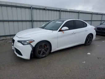 2018 Alfa Romeo Giulia ZARFAEBN6J7594072