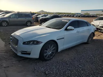2016 Jaguar XJ-Series SAJWA2GE4GMV98179