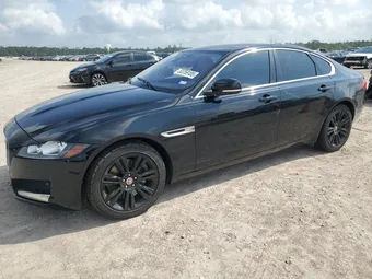 2017 Jaguar XF SAJBJ4BV9HCY37427