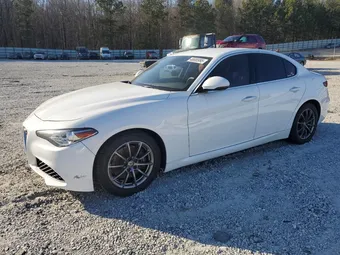 2018 Alfa Romeo Giulia ZARFAEBN8J7565396