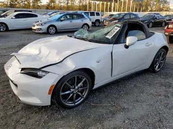 2020 Mazda MX-5 Miata JM1NDAD7XL0410784