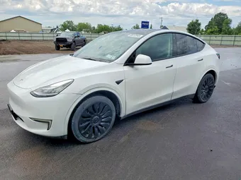 2023 Tesla Model Y 7SAYGDEE1PF611177