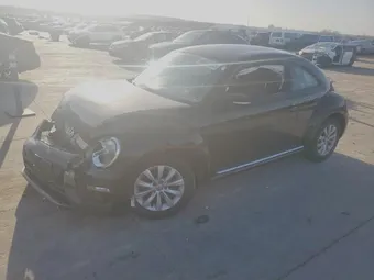 2019 Volkswagen Beetle 3VWFD7AT1KM708237