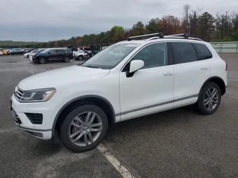 2015 Volkswagen Touareg WVGEF9BP5FD004707