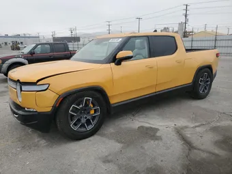 2022 Rivian R1T 7FCTGAAL2NN011755
