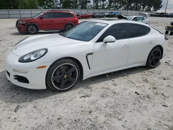 2014 Porsche Panamera WP0AA2A76EL010143
