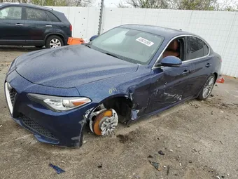 2018 Alfa Romeo Giulia ZARFAEEN6J7565537