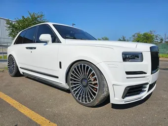 2021 Rolls-Royce Cullinan SLATV8C06MU205174
