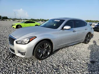 2018 Infiniti Q70 JN1BY1PR1JM370561
