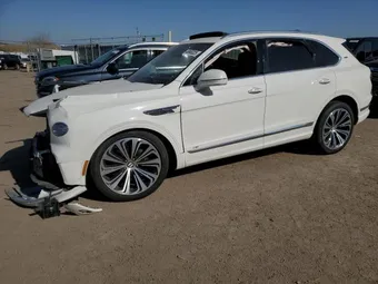 2022 Bentley Bentayga SJAAM2ZV2NC017389