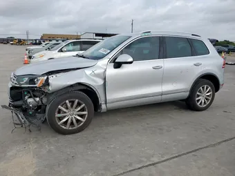 2016 Volkswagen Touareg WVGEF9BP8GD010468