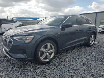 2019 Audi e-tron WA1LAAGE8KB024694