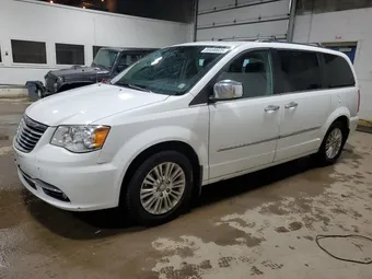 2015 Chrysler Town & Country 2C4RC1GG9FR554966