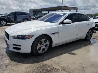 2017 Jaguar XE SAJAR4BG0HA974273
