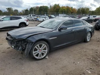 2016 Jaguar XJ-Series SAJWA2G74G8V98077