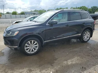 2016 Volkswagen Touareg WVGEF9BP3GD008823