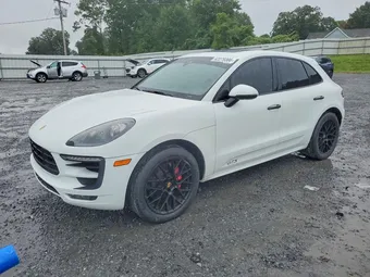 2018 Porsche Macan WP1AG2A53JLB62001
