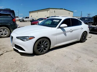2017 Alfa Romeo Giulia ZARFAEBN2H7557756