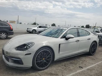 2018 Porsche Panamera WP0AA2A7XJL116637