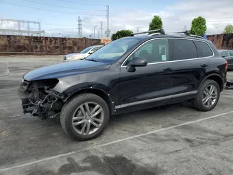 2016 Volkswagen Touareg WVGEF9BP3GD011138