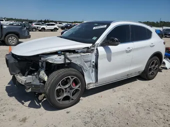 2018 Alfa Romeo Stelvio ZASFAKBN8J7B80470