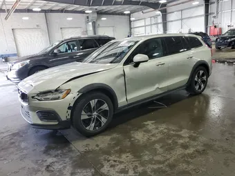 2020 Volvo V60 YV4102WK3L1037371