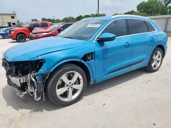 2019 Audi e-tron WA1VABGE1KB011946