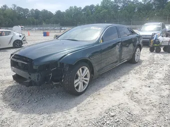 2017 Jaguar XJ SAJWJ2GD7H8W11167