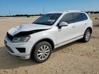 2017 Volkswagen Touareg WVGEF7BP6HD003878