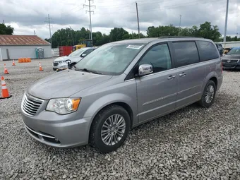 2016 Chrysler Town & Country 2C4RC1CG5GR221381