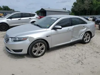 2016 Ford Taurus 1FAHP2E82GG140096
