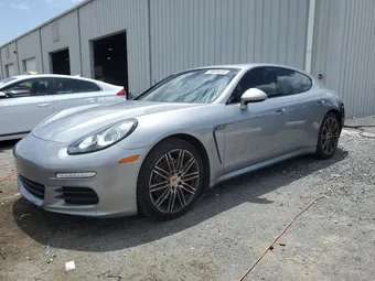 2016 Porsche Panamera WP0AA2A76GL007665