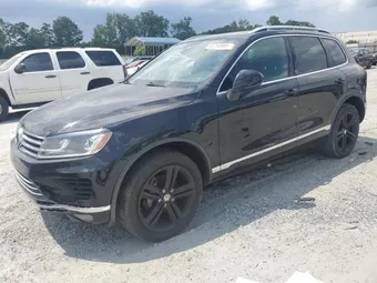 2017 Volkswagen Touareg WVGRF7BP6HD004806