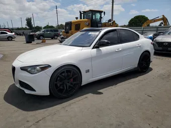 2018 Alfa Romeo Giulia ZARFAEBN8J7582862