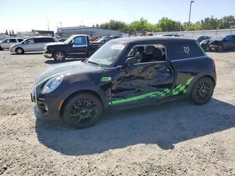 2018 Mini 3-Door WMWXP5C54J2G64015