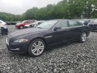 2017 Jaguar XJ-Series SAJWJ2GD3H8W10775