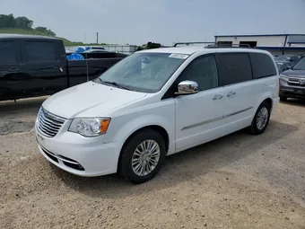 2015 Chrysler Town & Country 2C4RC1CG5FR674480