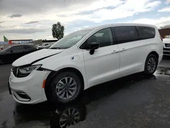 2024 Chrysler Pacifica Hybrid 2C4RC1S76RR156626