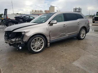 2019 Lincoln MKT 2LMHJ5ATXKBL01852
