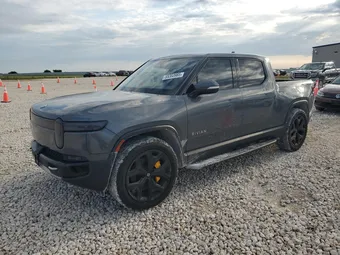 2022 Rivian R1T 7FCTGAAA6NN010817