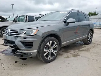 2017 Volkswagen Touareg WVGRF7BP9HD001785