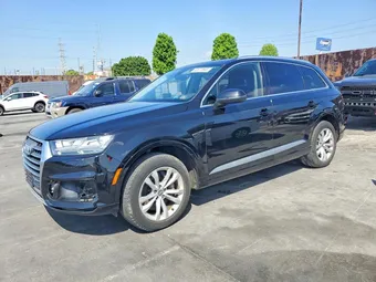 2017 Audi Q7 WA1LAAF78HD033413