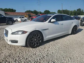 2017 Jaguar XJ-Series SAJWJ2GD3H8W07844