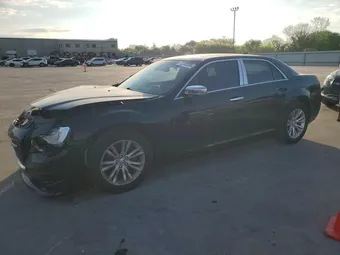 2017 Chrysler 300 2C3CCAEG2HH570643