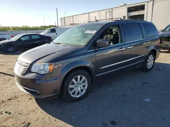 2016 Chrysler Town & Country 2C4RC1BG3GR253988