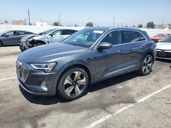 2019 Audi e-tron WA1VAAGE9KB008321