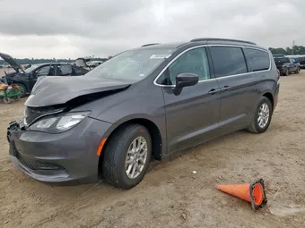 2021 Chrysler Voyager 2C4RC1DG3MR541728